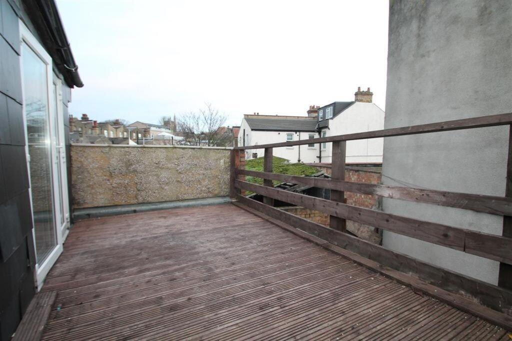 Apartment in London, Leytonstone - View 5