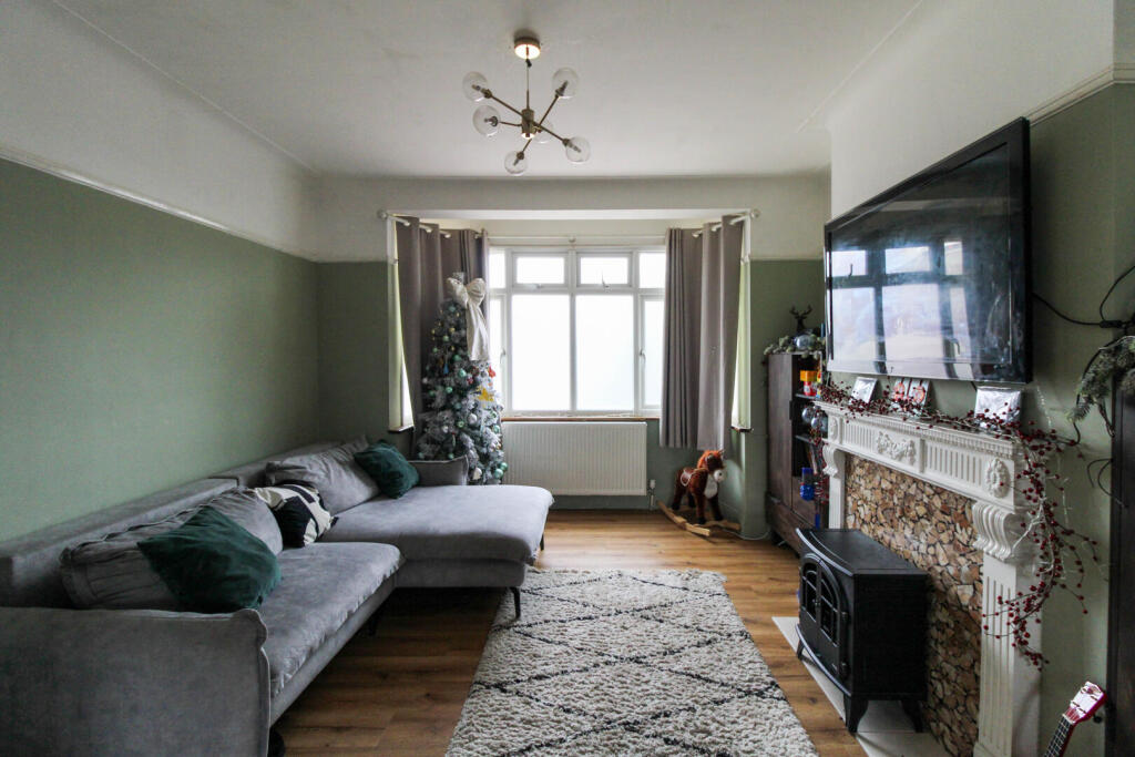 Prince Avenue, Westcliff-On-Sea photo 4