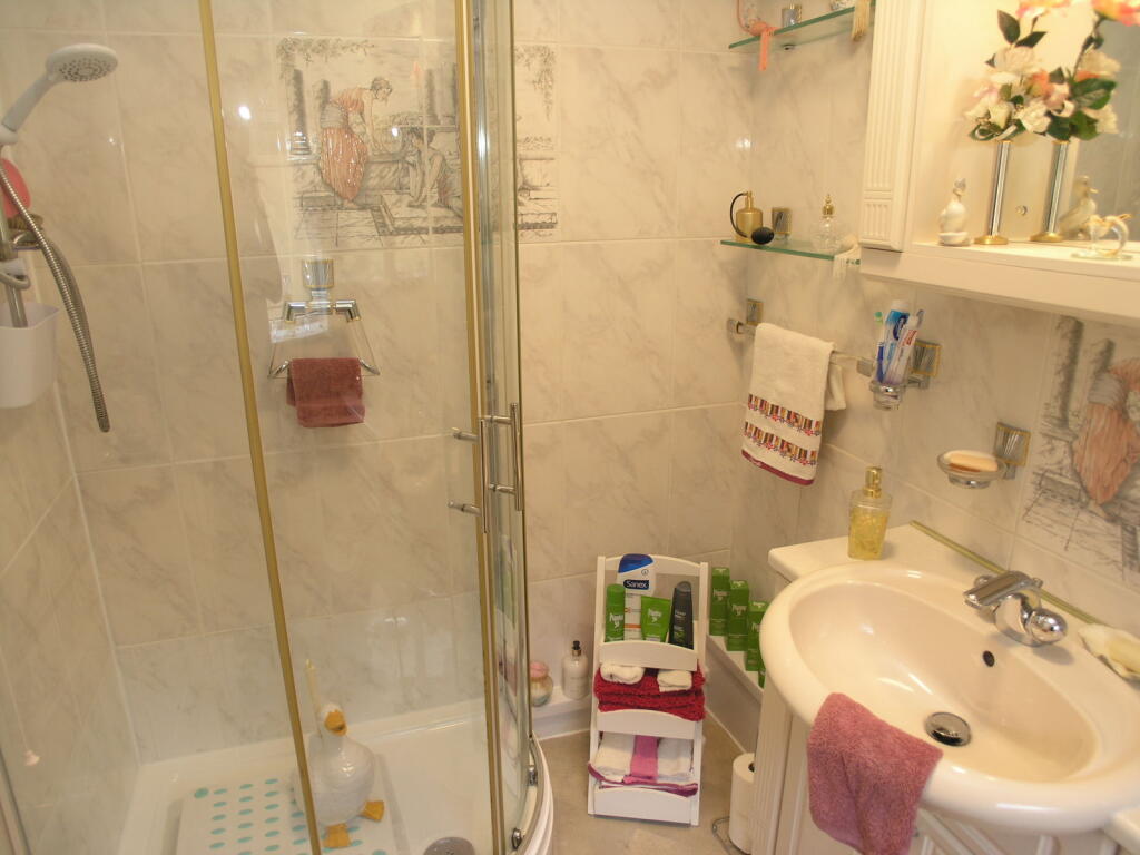 Additional image 4 of ROWLEY REGIS, Buckingham Road