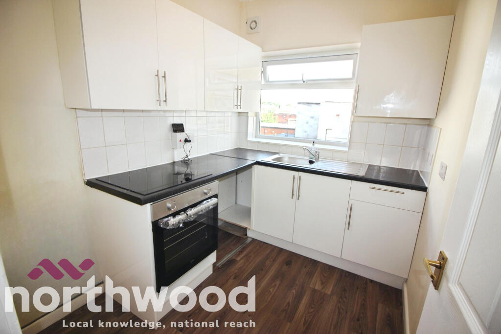 Apartment in Sefton, Liverpool City Region - View 3