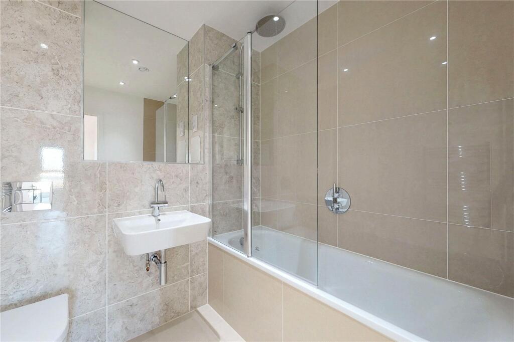 Apartment in London, Bromley-by-Bow, Blackwall - More