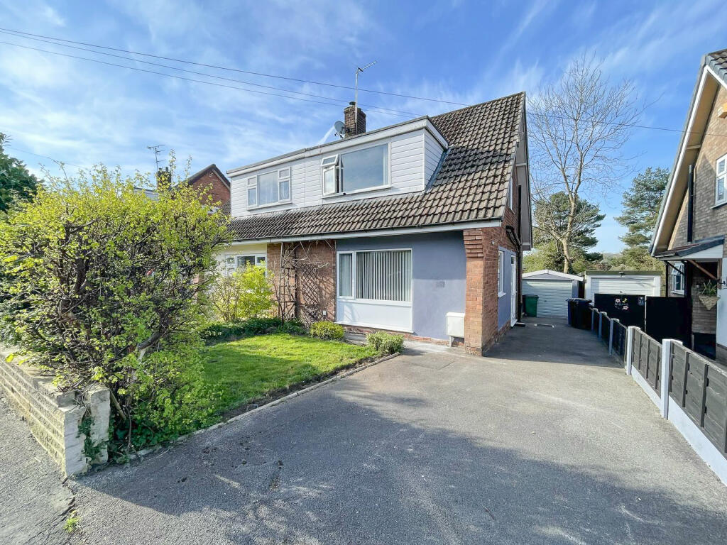 3-bed semi-detached on Yew Tree Drive, Bredbury, £250,000