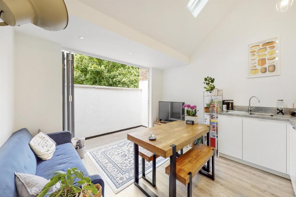 Main image of property: Hackney Road, Shoreditch, E2