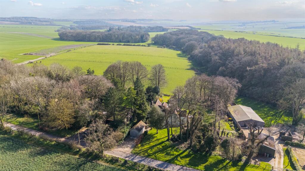 Main image of property: Cloverdown, Manor Road, Wantage, OX12, Oxfordshire