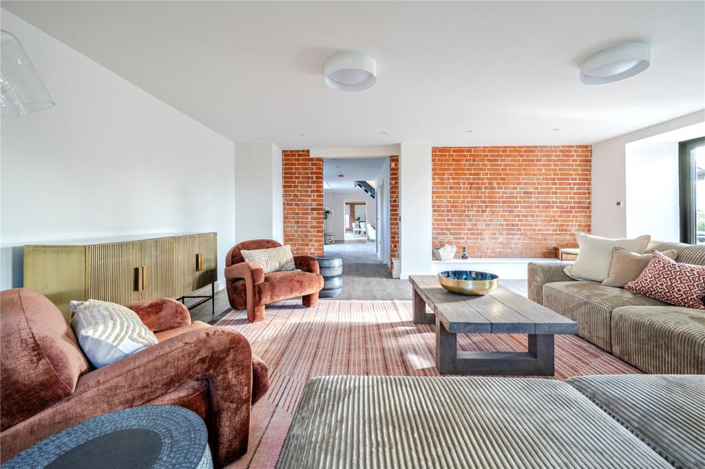 House in Ipswich - View 4