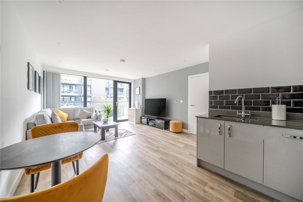 Main image of property: Hawthorne Crescent, Greenwich