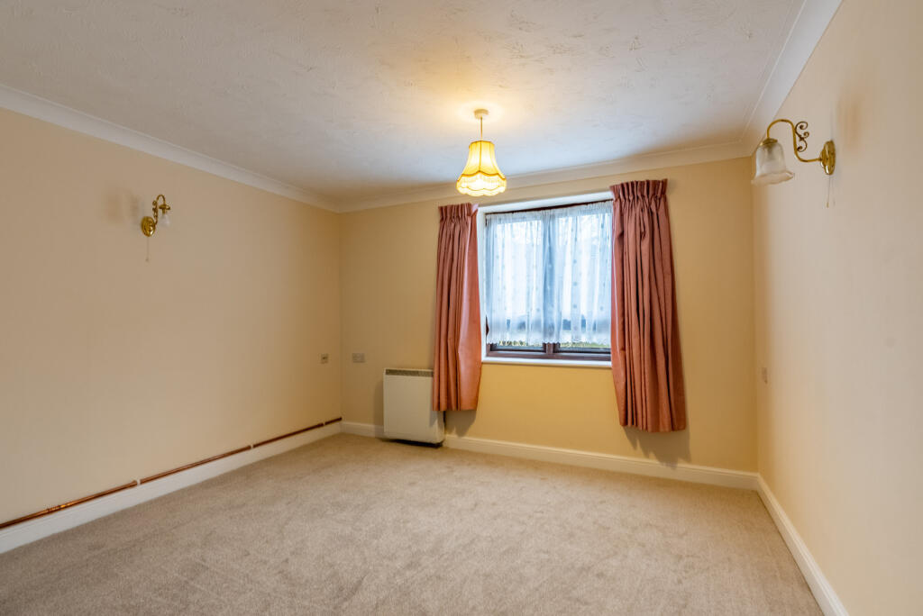 Hatfield Road, St. Albans, Hertfordshire, AL1 – další