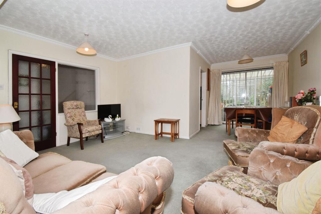 Ash Tree Road, Oadby, Leicester photo 4