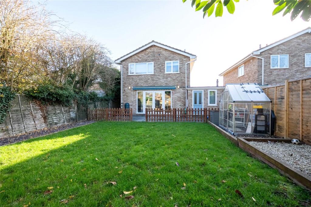 Ashridge Close, Bletchley, Milton Keynes, Bucks, MK3 photo 3