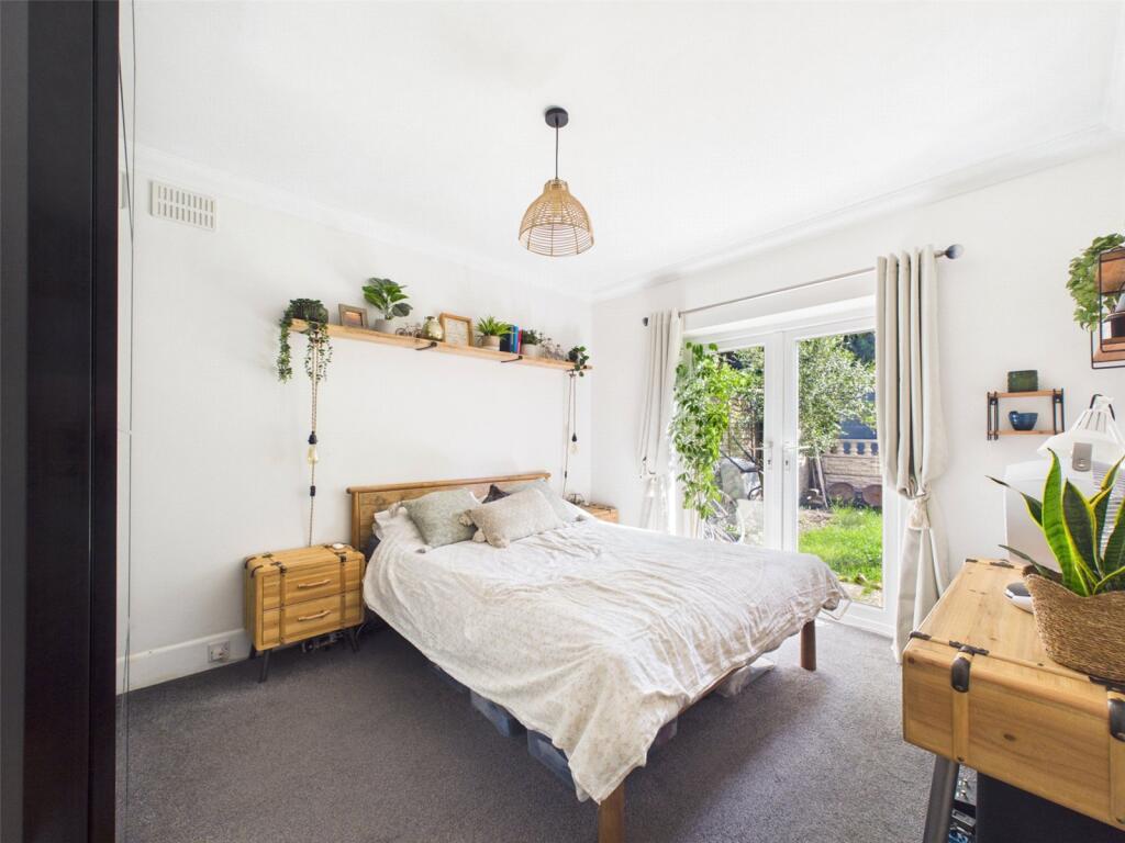 Apartment in Bournemouth - More