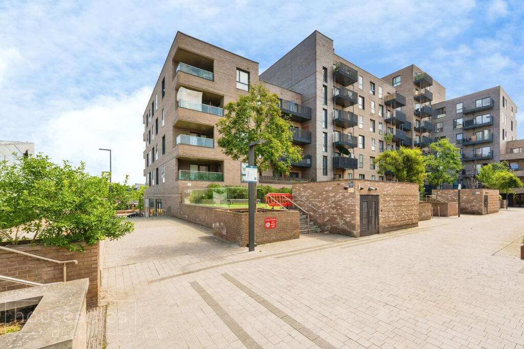 Main image of property: 399F Edgware Road, London, NW9