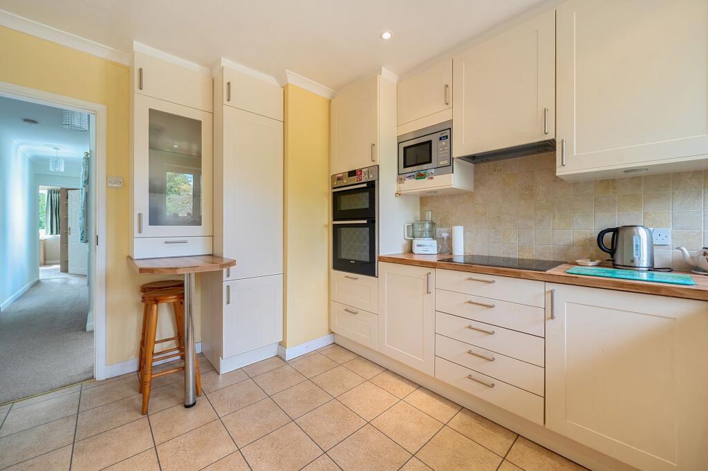 House in Hart, Odiham - View 3