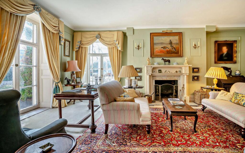 House in Newport - View 4