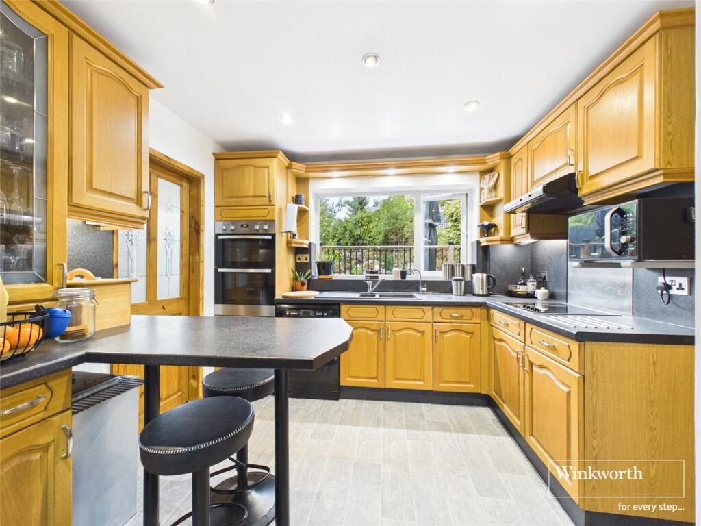 Elmstone Drive, Tilehurst, Reading, Berkshire, RG31 photo 3