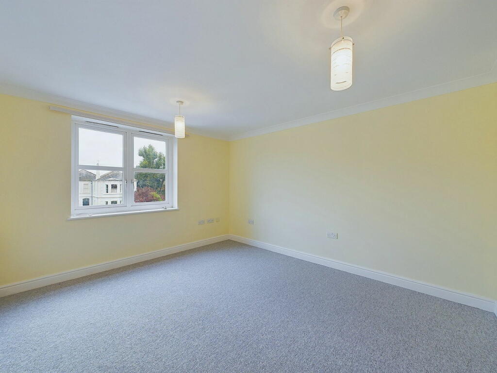 Rotary Lodge, 32, St. Botolphs Road, Worthing, BN11 photo 2