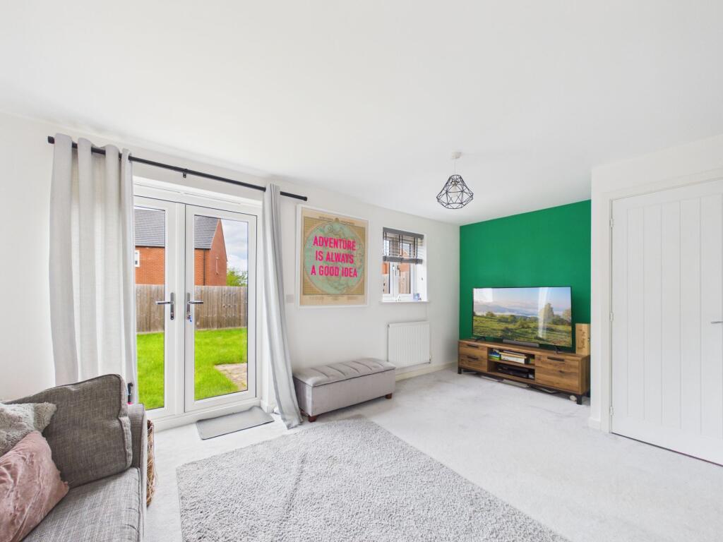 House in Towcester, West Northamptonshire - More