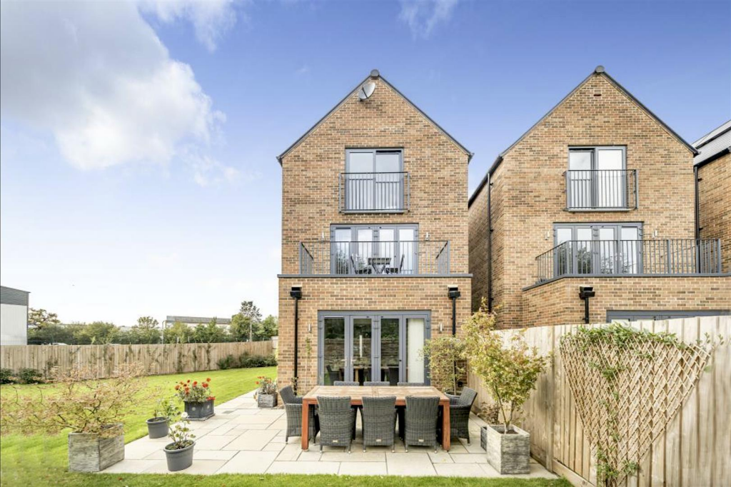 Main image of property: Mount Pleasant, Off Langford Lane, Kidlington