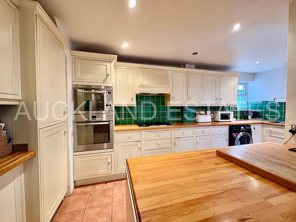 Park Avenue, Potters Bar photo 4