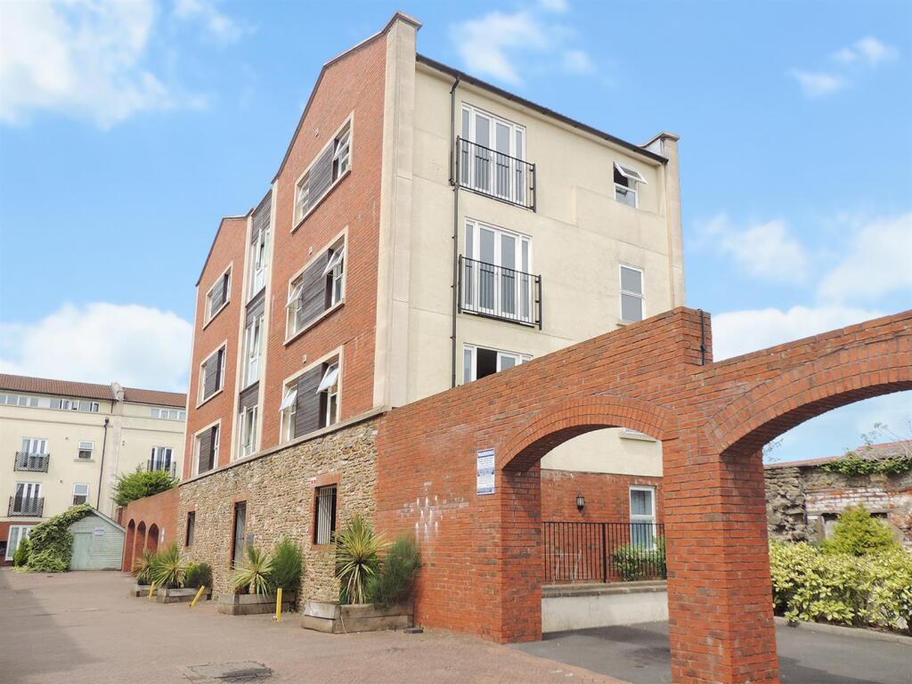 Main image of property: Waterloo Road, Bristol