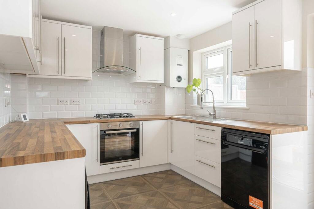 House in Twickenham - View 2
