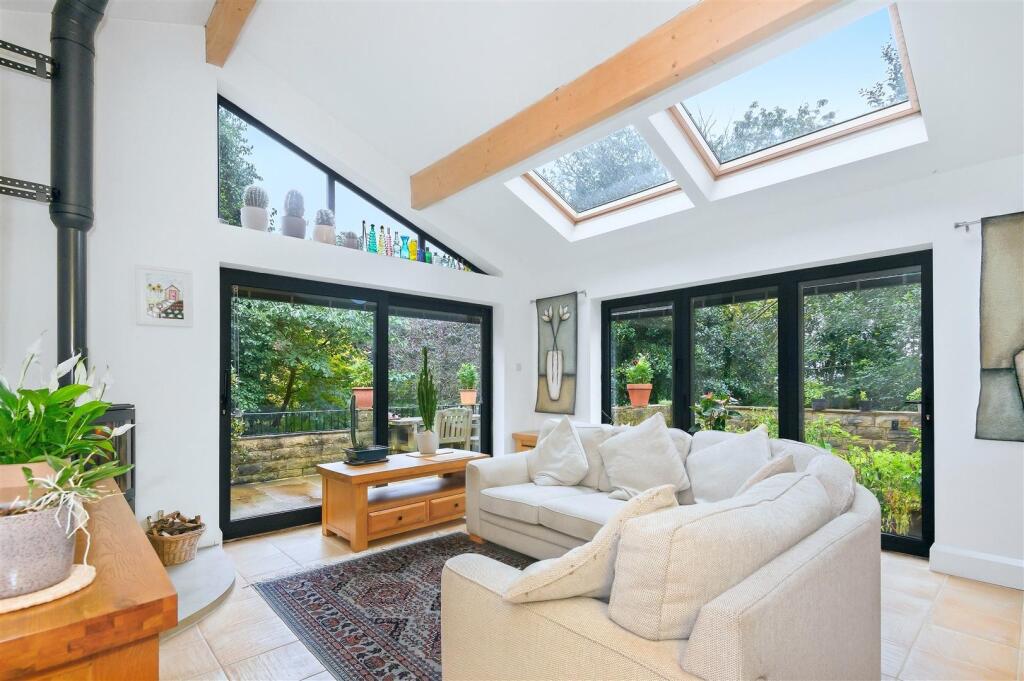 Summerfield East, Walker Lane, Wadsworth, Hebden Bridge, HX7 8SJ photo 2