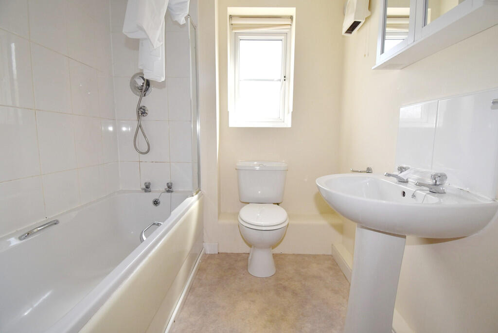 Apartment in Coventry, West Midlands - View 3
