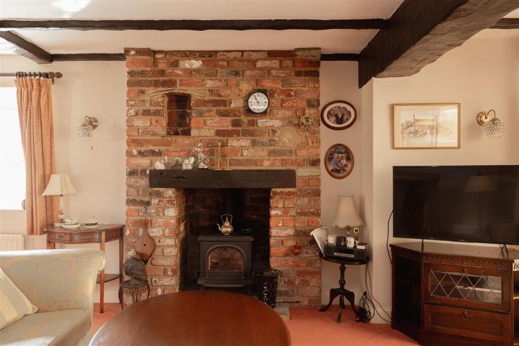 House in Tandridge, Bletchingley - View 4