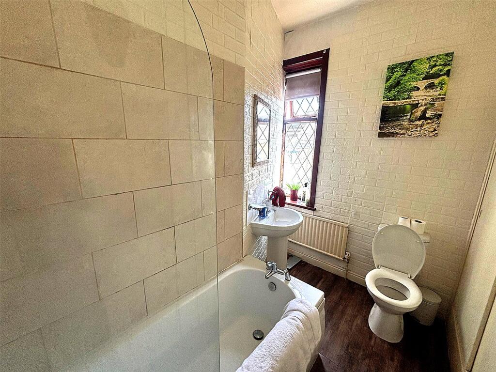 House in Pendle, Colne - More