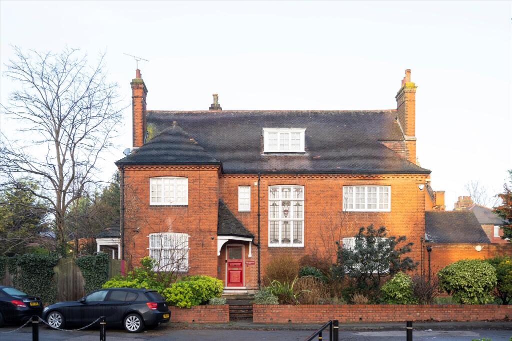 Main image of property: Bourne Hill, Palmers Green, London N13