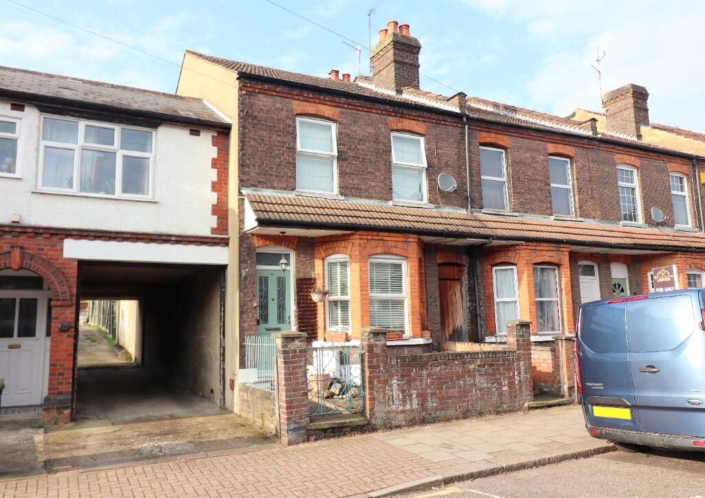 Main image of property: Clarendon Road, Luton, Bedfordshire, LU2 7PJ