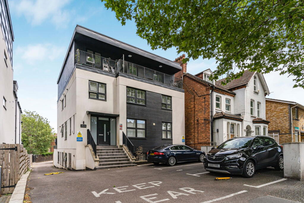 2-bed flat on Baring Road, Grove Park, £375,000
