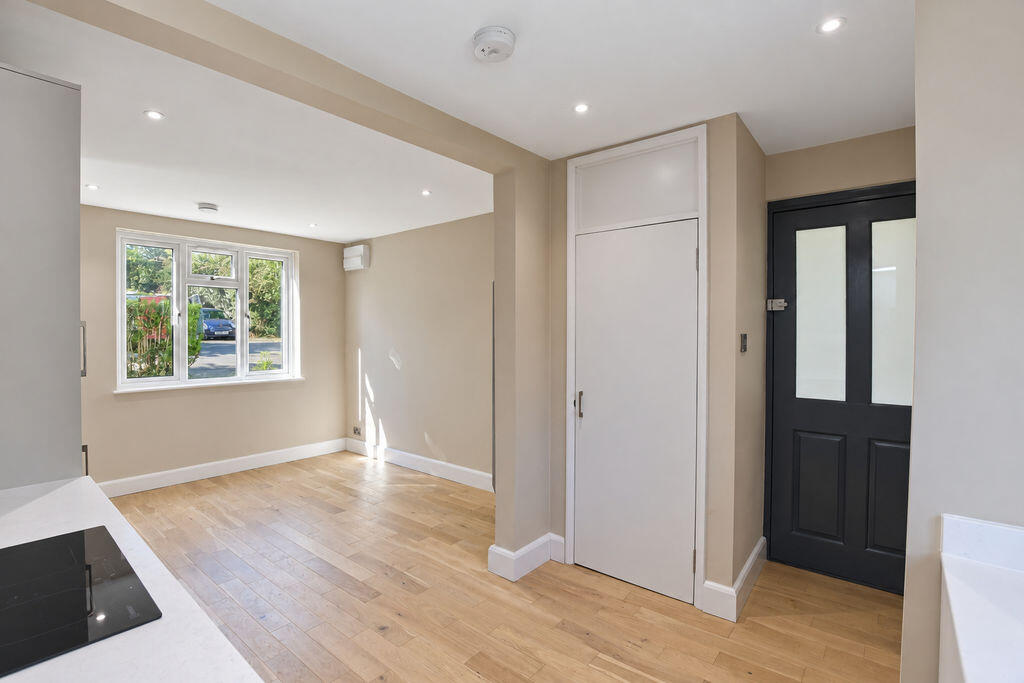 House in South Kesteven, Northfields, Stamford - More