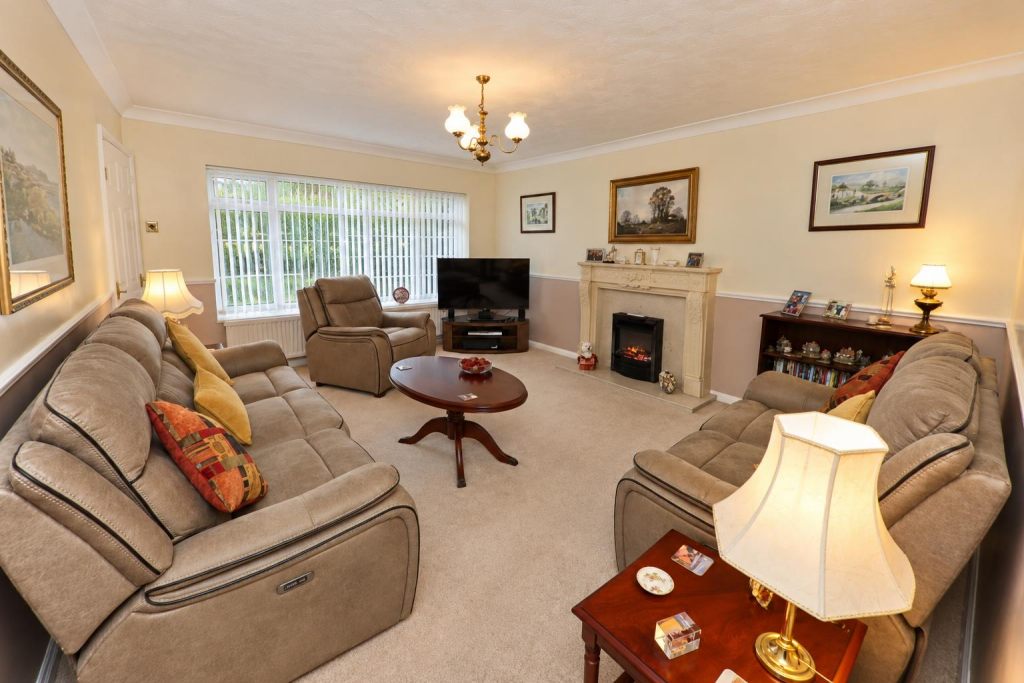 Saundby Close, Bessacarr, Doncaster photo 3