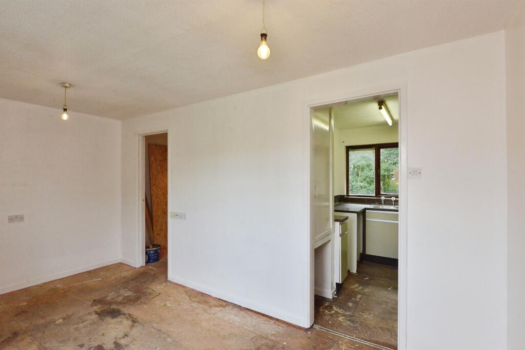 Denmead, Two Mile Ash, MILTON KEYNES photo 4