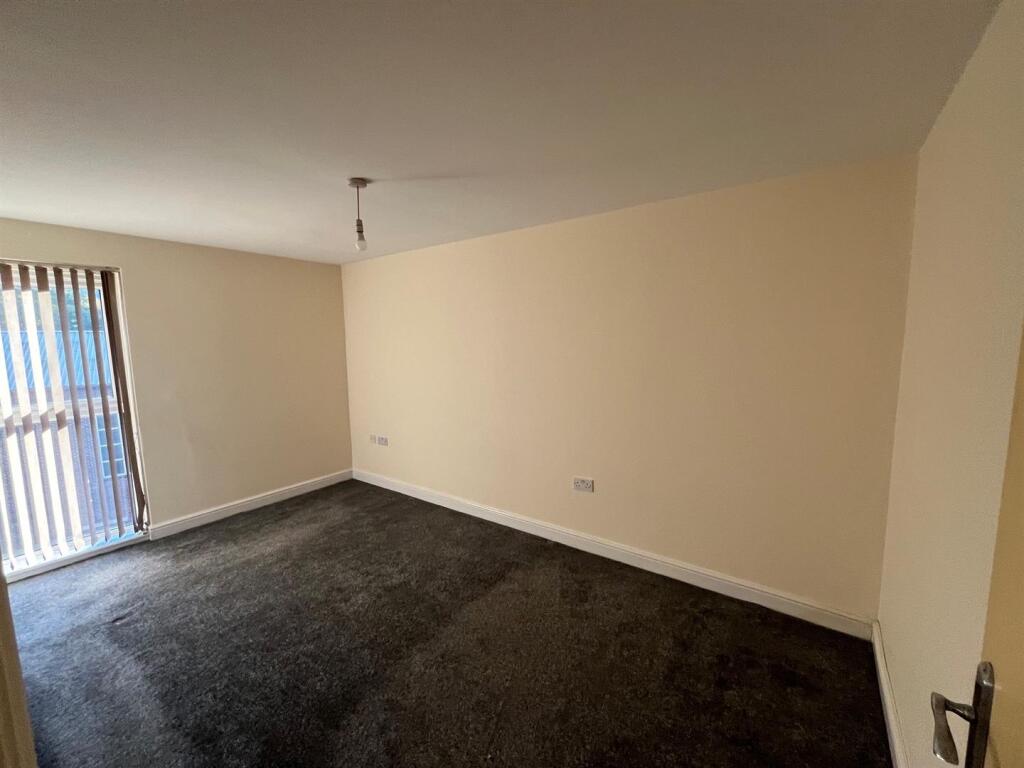 Apartment in Halifax - View 4