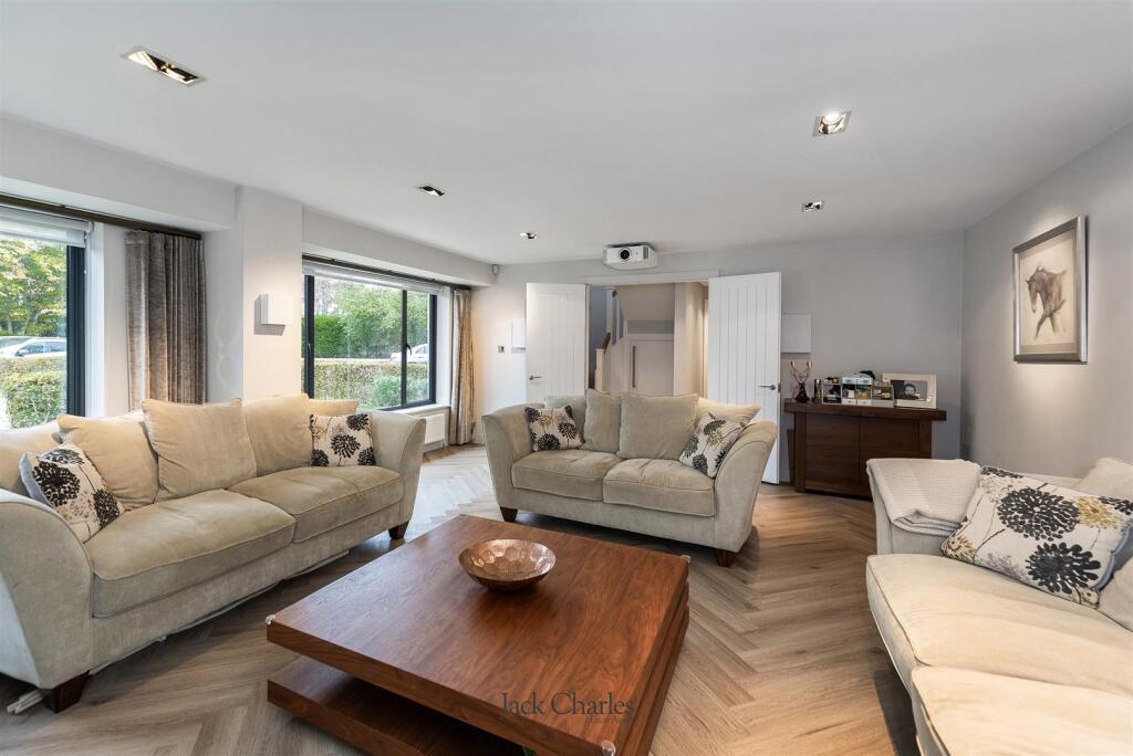 House in Tonbridge - View 4