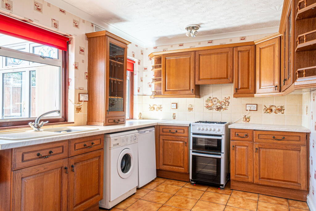 Dellands, Overton, Basingstoke, RG25 3LD - View 5