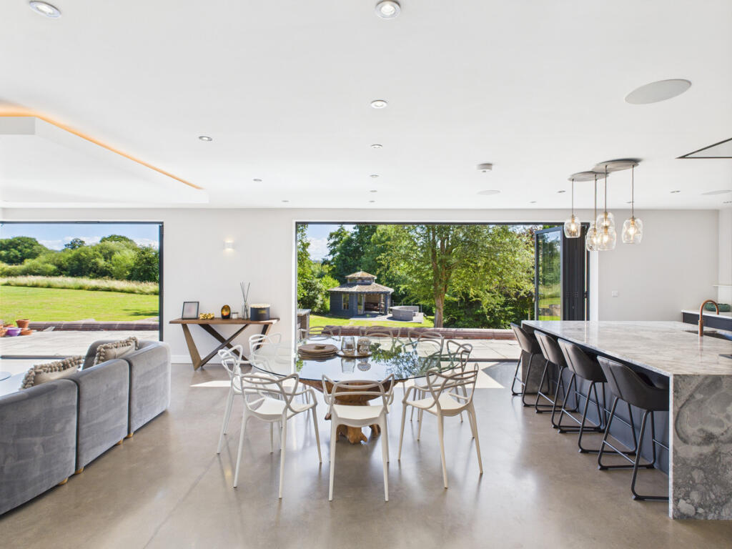 Huxley Lane, Chester, CH3 9 photo 2