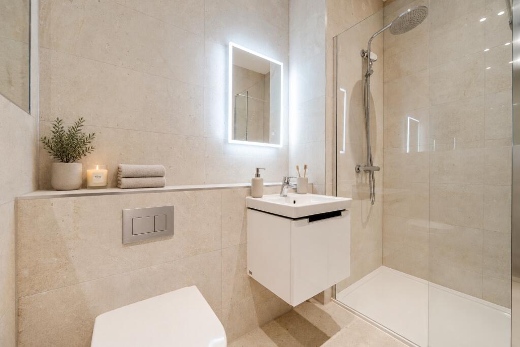Apartment in Dorney Reach, Taplow - More