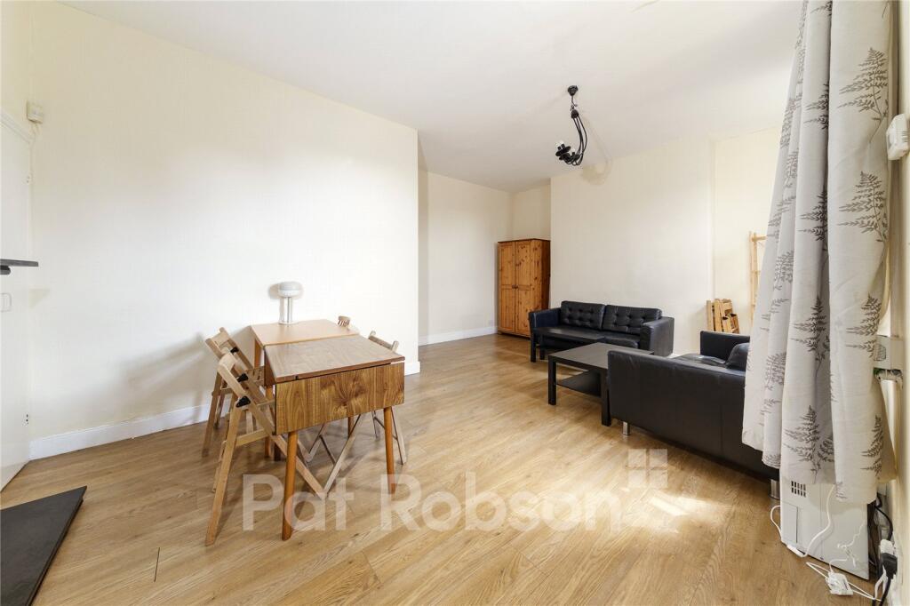 Apartment in Newcastle upon Tyne, Tyne and Wear - View 4