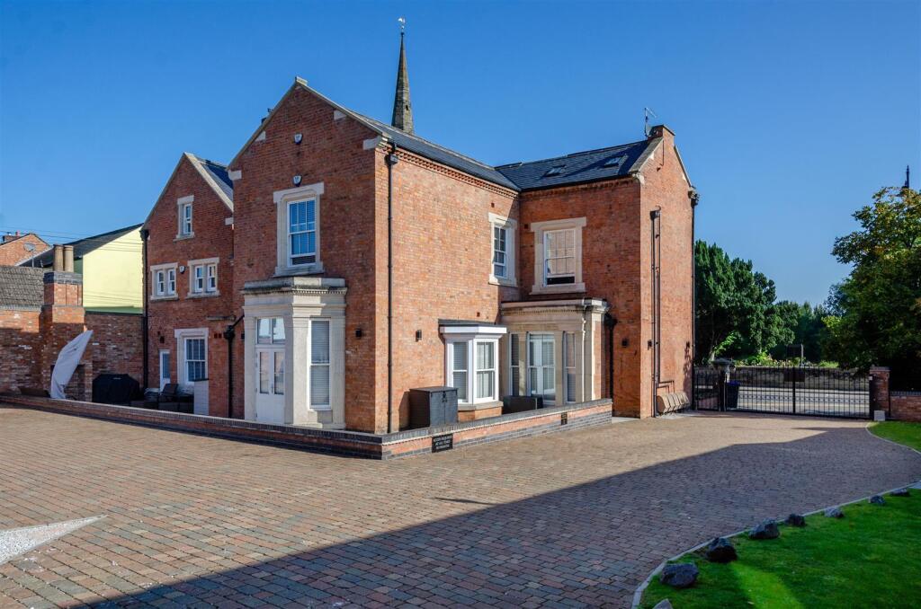 Apartment in Leicester - View 3