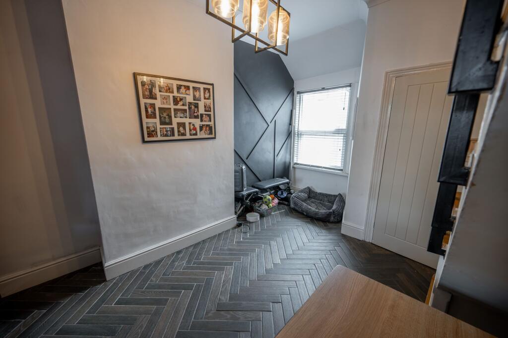House in Stoke-on-Trent - More