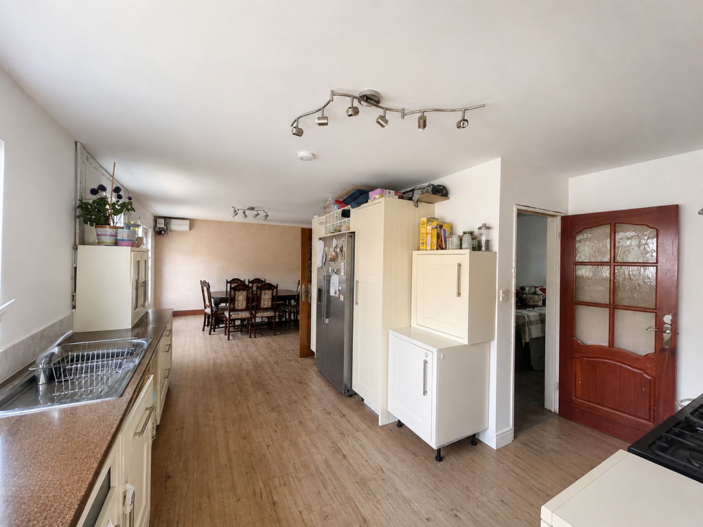 House in Rochford, Hockley - View 2