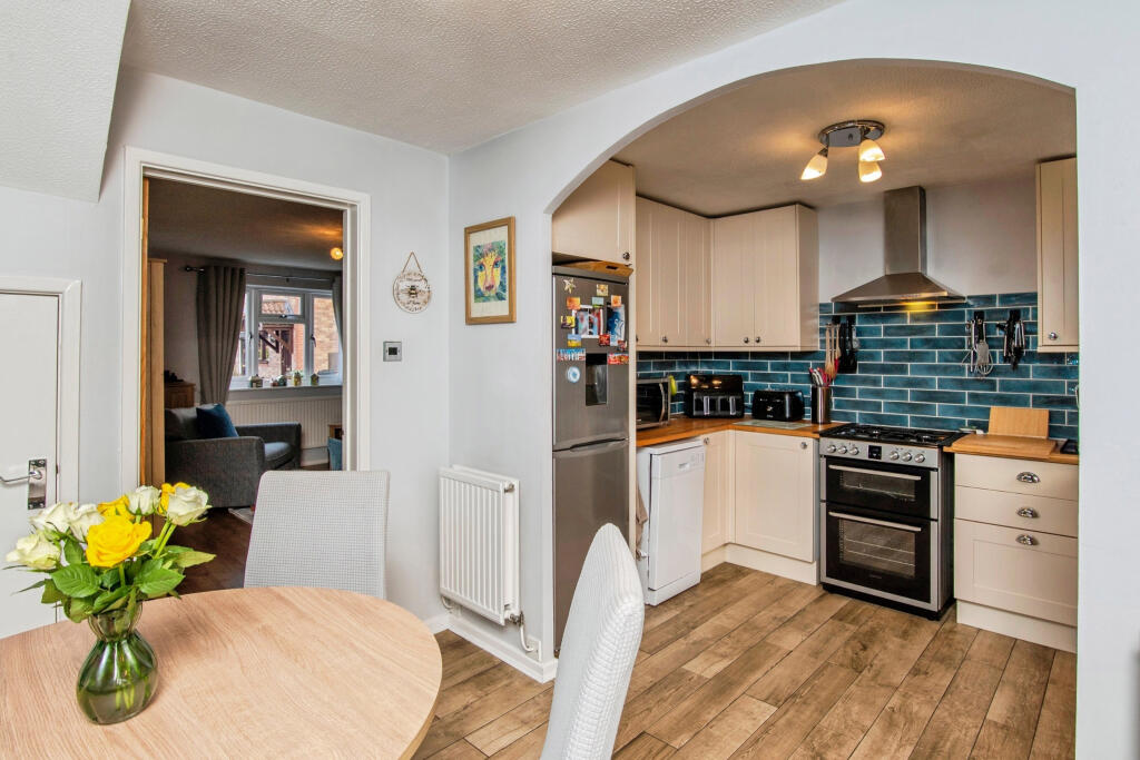 House in Evesham, Fairfield - More