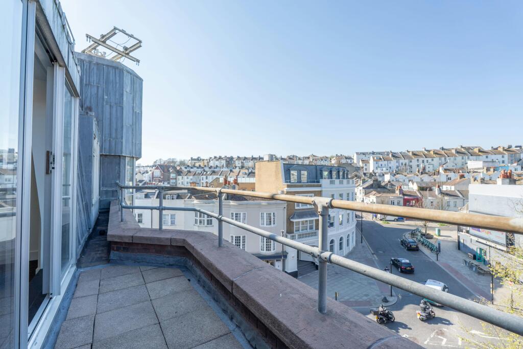 4th Floor Balcony at QRQ.jpg