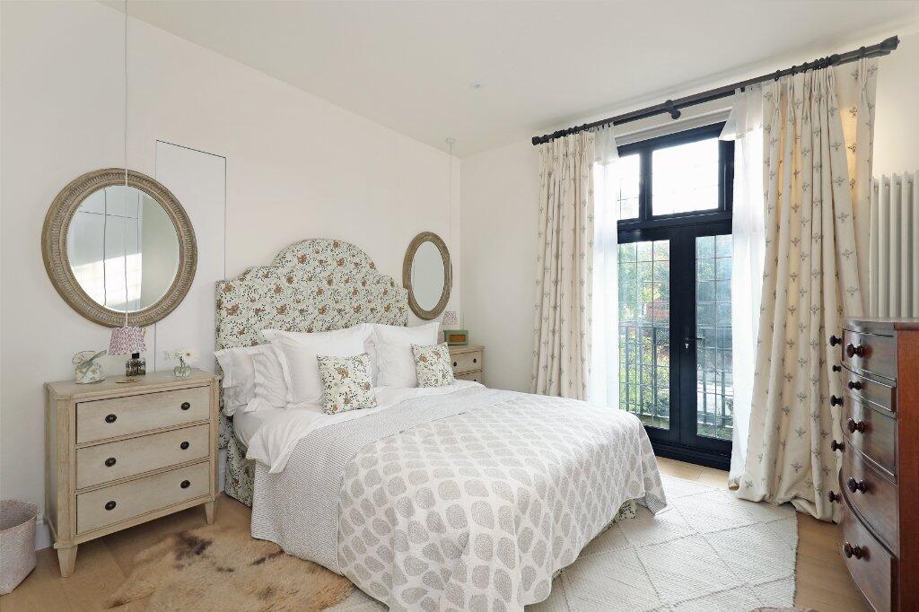 Apartment in London - More