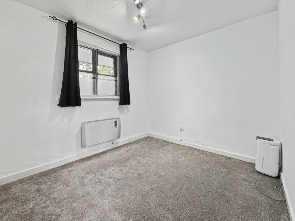 Apartment in Dartford, Kent - More