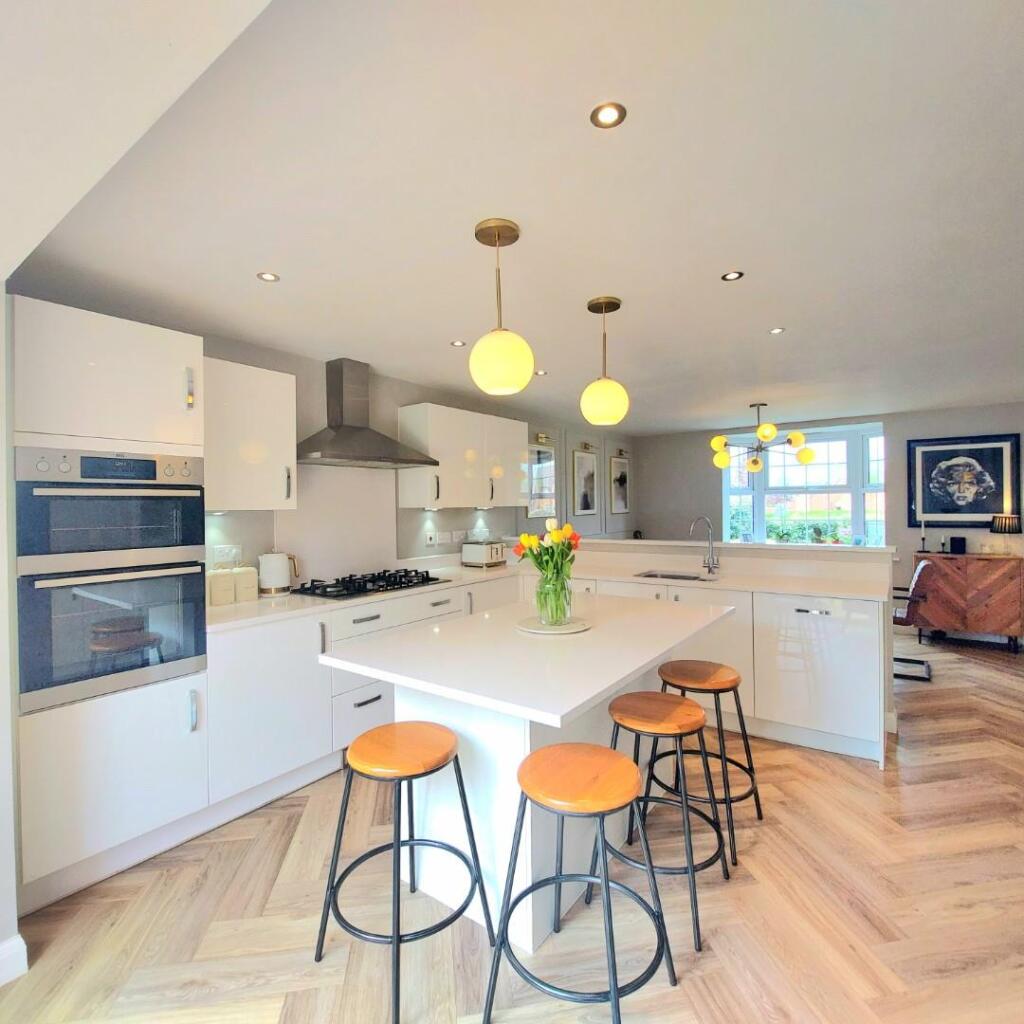 Sawford Close, Earls Barton, Northamptonshire NN6 photo 2
