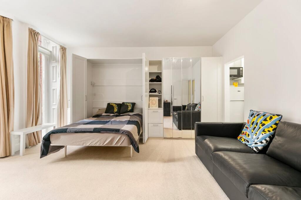 Apartment in London - View 3