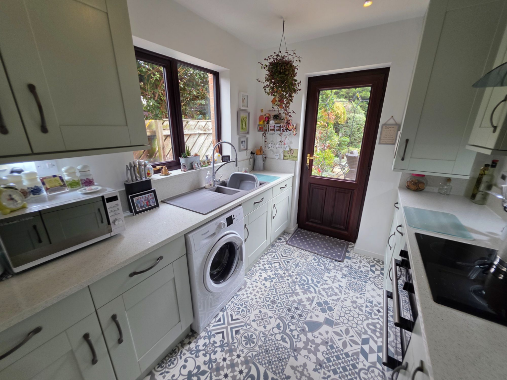 House in Doncaster, Bessacarr Grange, Cantley - View 4